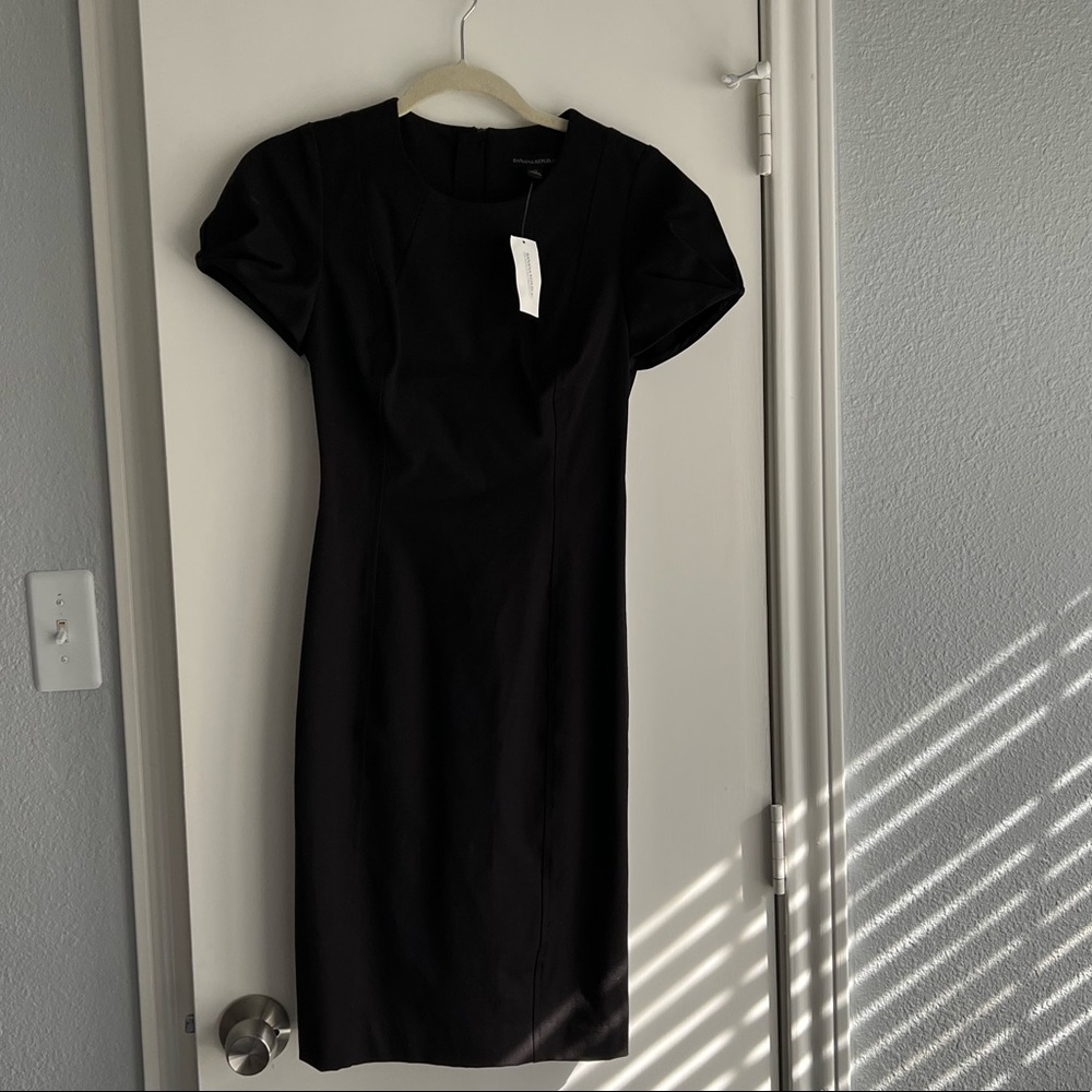 Banana republic black dress with zipper